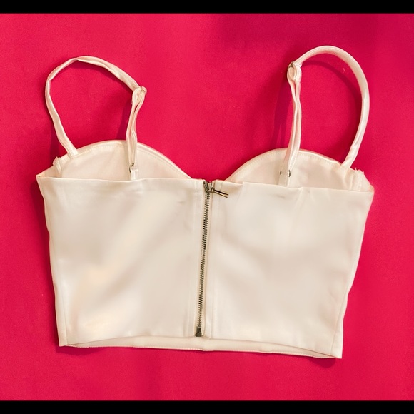 Pearl white bustier crop top - Picture 5 of 6